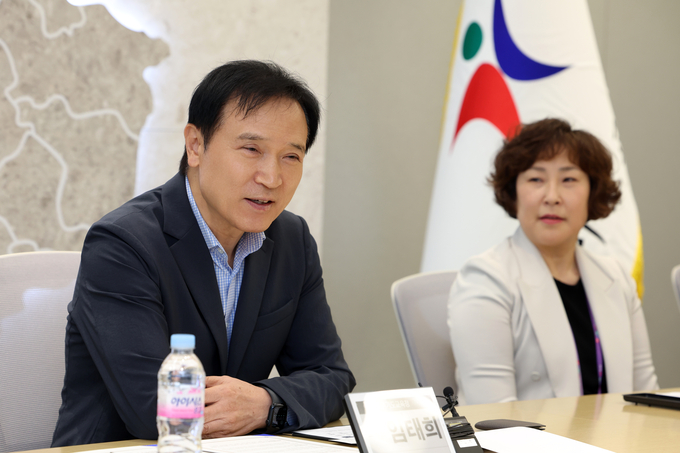 20일 임태희 경기도교육감이 ‘안전한 현장체험학습을 위한 경기도교육청-공무원연금공단 업무협약식’에 함께하고 있다. (사진=경기도교육청 제공)