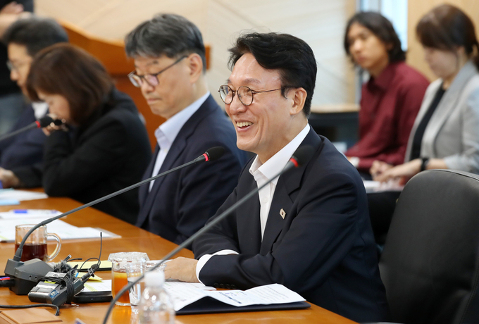 김민석 국무총리 후보자가 지난 20일 대구 수성구 대구디지털혁신진흥원에서 열린 '인공지능 전환(AX) 연구거점 조성을 위한 경청 간담회'에서 모두발언하고 있다. (사진=연합뉴스)