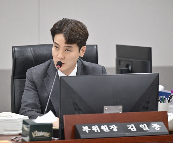 김일중(국힘·이천1) 경기도의회 경기도청예산결산특별위원회 부위원장이 지난 20일 경기도의회에서 열린 경기도 결산 총괄 심사에서 발언을 하고 있다. (사진=경기도의회 제공)