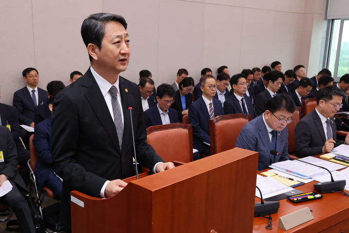 안덕근 산업통상자원부 장관이 25일 국회 산업통상자원중소벤처기업위원회 전체회의에서 2025년도 제2회 추가경정예산안에 관해 제안설명을 하고 있다. (사진=연합뉴스)