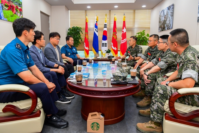 김포경찰서와 해병 2사단이 대북전단 살포에 대비키 위한 지휘관 간담회를 갖고 있다. (사진=김포경찰서 제공) 
