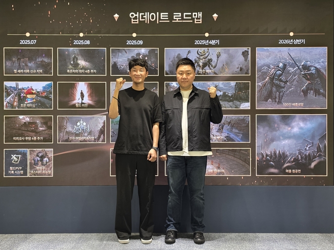 지난 24일 분당 퍼스트타워에서 진행된 '로드나인 1주년 미디어 인터뷰'에 참석한 한재영 스마일게이트 이사(좌)와 김효재 엔엑스쓰리게임즈 총괄 PD(우). (사진=이효정 기자)