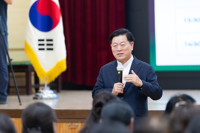 박승원 광명시장은 “시민의 삶에 실질적인 변화를 가져오는 정책은 현장에서 출발한다”며 “이번 교육이 시 정책의 의미를 되새기고, 마을과 시정을 연결하는 통장의 역할을 다시금 다지는 계기가 되길 바란다”고 말했다. (사진=광명시 제공)