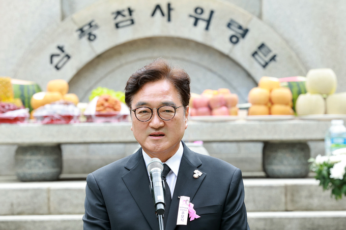 삼풍백화점 붕괴 참사 30주기인 29일 우원식 국회의장이 서울 서초구 매헌시민의숲 삼풍참사위령탑에서 열린 추모식에 참석, 추모사하고 있다. (사진=연합뉴스)