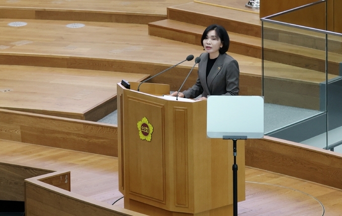 황세주(민주·비례) 경기도의회 보건복지위원회 부위원장이 지난 27일 경기도의회 본회의장에서 열린 제384회 정례회 본회의에서 5분 자유발언을 하고 있다. (사진=경기도의회 제공)
