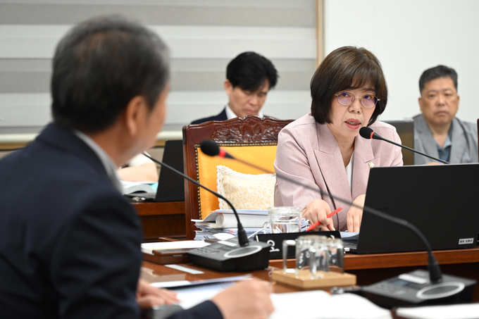 오혜자 양평군의회 부의장이 질의를 하고 있다. (사진=양평군의회 제공)