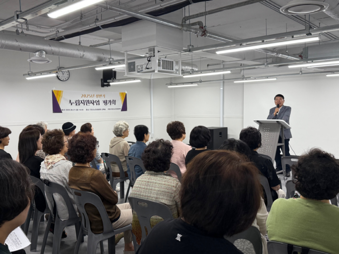 백경현 시장이 ‘2025년 누림지원사업 상반기 평가회’ 에서 인사말을 하고 있다. (사진=구리시 제공)