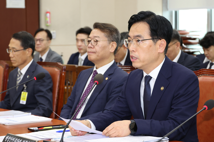 김민재 신임 행정안전부 차관이 30일 국회 행정안전위원회 전체회의에 참석해 인사말을 하고 있다. (사진=연합뉴스)