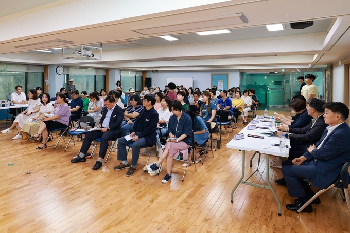 궁내동 문화의 거리 재정비 사업 시민설명회 모습. (사진=군포시 제공)