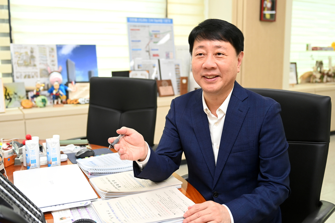 차준택 부평구청장이 민선 8기 앞으로의 중점 구정 방향에 대해 설명하고 있다. ( 사진 = 부평구 제공 )