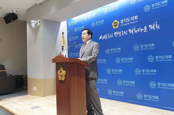 심재철 국민의힘 경기도당 위원장이 9일 경기도의회 브리핑룸에서 기자회견을 열고 차기 국민의힘 경기도당 위원장 선거 출마 입장을 밝히고 있다. (사진=나규항 기자)