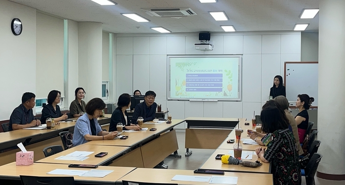 '학교 협력 기반 도서관 운영 협의'가 진행되고 있다. (사진=경기도교육청 제공)