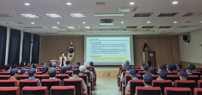 ‘사전연명의료결정제도’ 교육. (사진=구리시 제공)