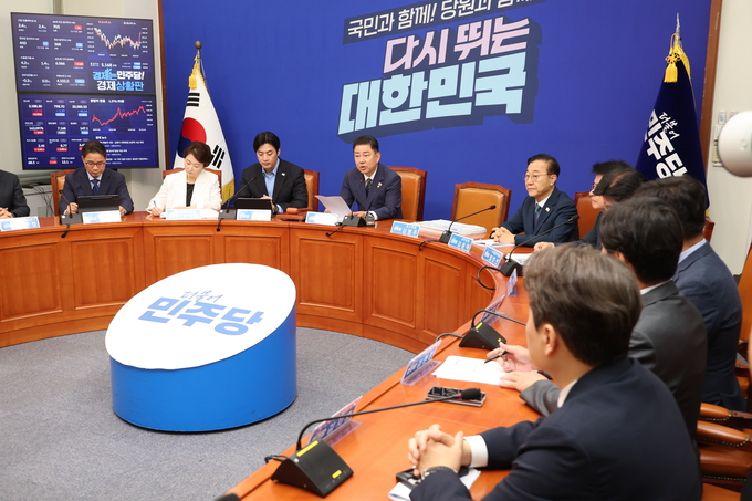 김병기 더불어민주당 당대표 직무대행 겸 원내대표가 14일 국회에서 열린 최고위원회의에서 발언하고 있다. (사진=연합뉴스)