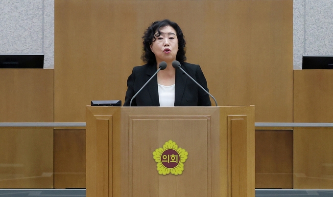 곽미숙(국힘·고양6) 경기도의원이 15일 경기도의회 본회의장에서 열린 제385회 임시회 제1차 본회의에서 5분 자유발언을 하고 있다. (사진=경기도의회 제공)