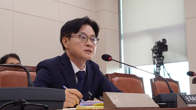 김정관 산업통상자원부 장관 후보자가 17일 국회 산업통상자원중소벤처기업위원회에서 열린 인사청문회에서 의원 질의에 답변하고 있다. (사진=한주희 기자)