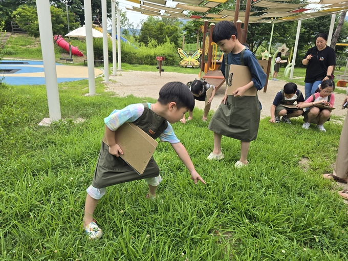 경기북부어린이박물관 여름방학 프로그램 '하루쯤, 숲' 행사 현장. (사진=경기문화재단 제공) 