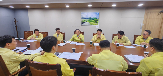 법무부는 20일 경기·충남·전남·경남지역 집중호우로 다수의 인명·재산 피해가 발생해 비상긴급점검회의를 개최했다고 밝혔다. 사진은 정성호 장관이 비상긴급점검회의를 주재하는 모습. (사진=연합뉴스)