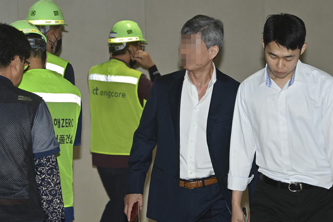  이종호 전 블랙펄인베스트 대표가 21일 김건희 여사 관련 의혹을 수사 중인 민중기 특별검사팀 사무실에 출석했다. (사진=연합뉴스)