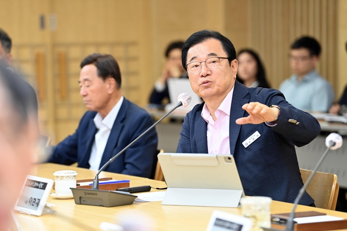 이현재 시장이 “세계는 K-컬처가 열풍”이라는 점을 설명하며 하남지역도 K-스타월드가 선도돼야 한다고 강조했다. (사진=하남시 제공)