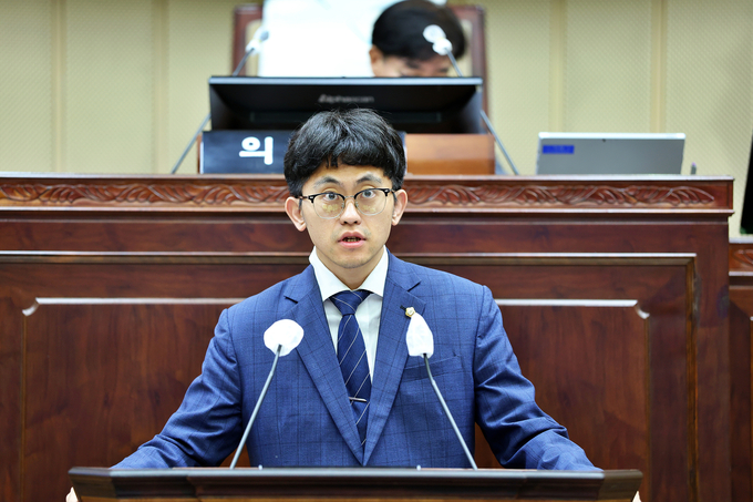  박현호 의원이 임시회 본회의에서 5분 자유발언을 하고 있다. (사진=의왕시의회 제공)