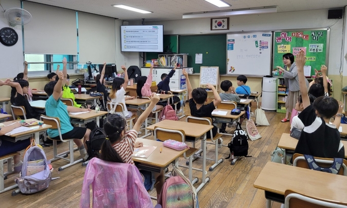 광명시가 치매에 대한 편견 없이 모두가 어울려 살아가는 치매친화 사회를 조성하기 위해 ‘초등학생 치매파트너’를 양성한다. (사진=광명시 제공).