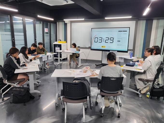 경기도교육청미래과학교육원이 '2025 융합과학토론 UI(세상과 나를 잇다) 챌린지'를 지난 26일 성공적으로 마무리했다. (사진=경기도교육청 제공)