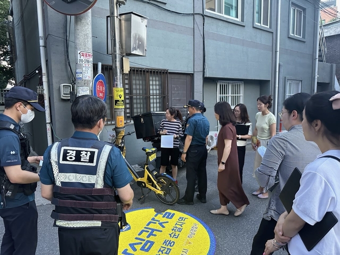 지난 25일 하남지역 민·관·경 합동 여성안심귀갓길 야간 모니터링' 순찰이 진행되고 있다. (사진=하남시 제공)