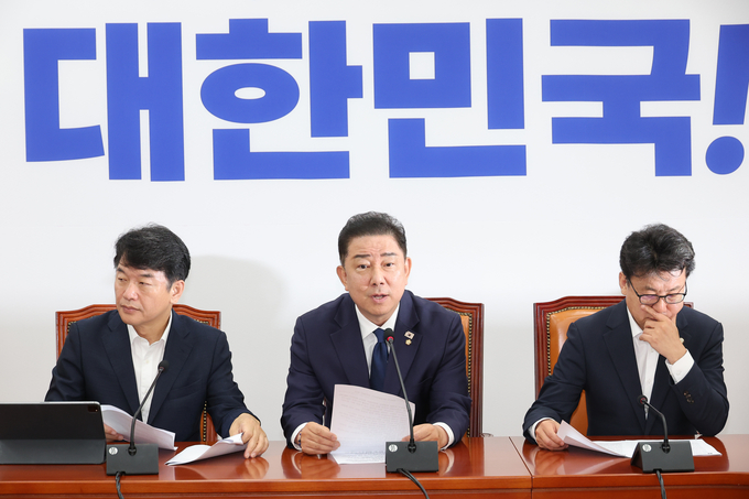 김병기 더불어민주당 당대표 직무대행 겸 원내대표가 29일 국회에서 열린 원내대책회의에서 발언하고 있다. (사진=연합뉴스)