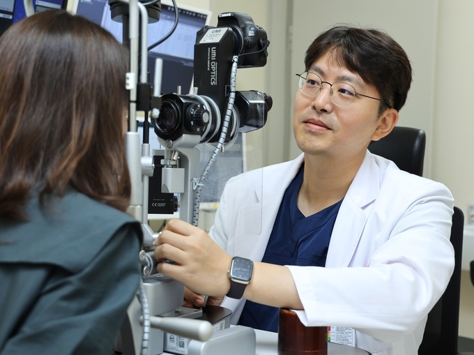 고려대학교 안암병원 안과 김동현 교수. (사진=고려대 안암병원 제공) 