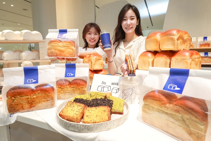 7일 현대백화점이 자체 개발한 카페 브랜드 '틸화이트'(Till White) 1호점 운영에 나선다. (사진=현대백화점 제공)