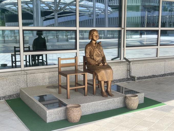 경기도청·도의회 앞 소녀상. (사진=류초원 기자) 