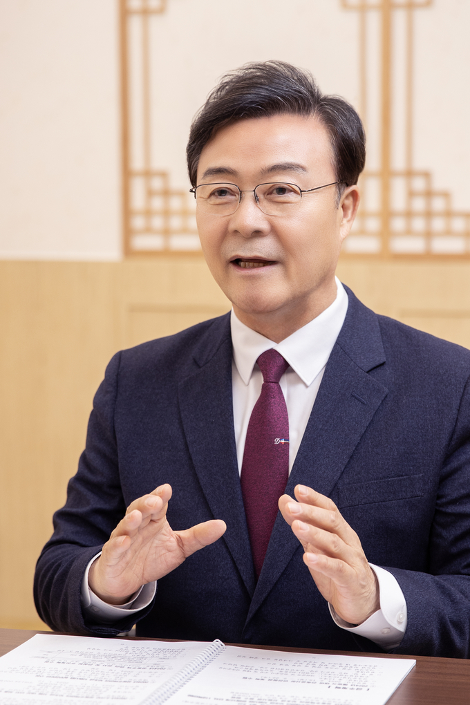 김성제 의왕시장은 의왕시를 자연이 주는 생명력을 도시 공간에 온전히 담아내 지속가능한 명품도시를 만들어 가겠다고 강조했다. (사진=의왕시 제공)