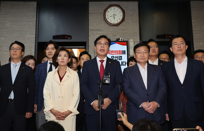 송언석 국민의힘 비상대책위원장 겸 원내대표가 13일 서울 여의도 국민의힘 당사에서 당사 압수수색과 관련해 입장을 밝히고 있다. (사진=연합뉴스)