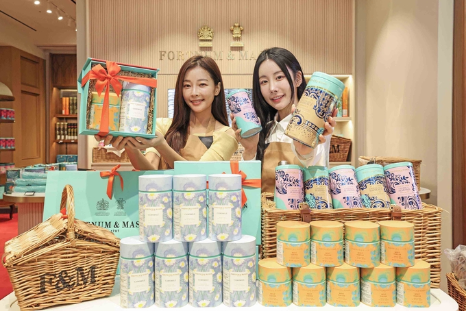 신세계백화점 강남점 지하1층 포트넘앤메이슨 매장에 신제품이 전시돼 있다. (사진=신세계백화점 제공)