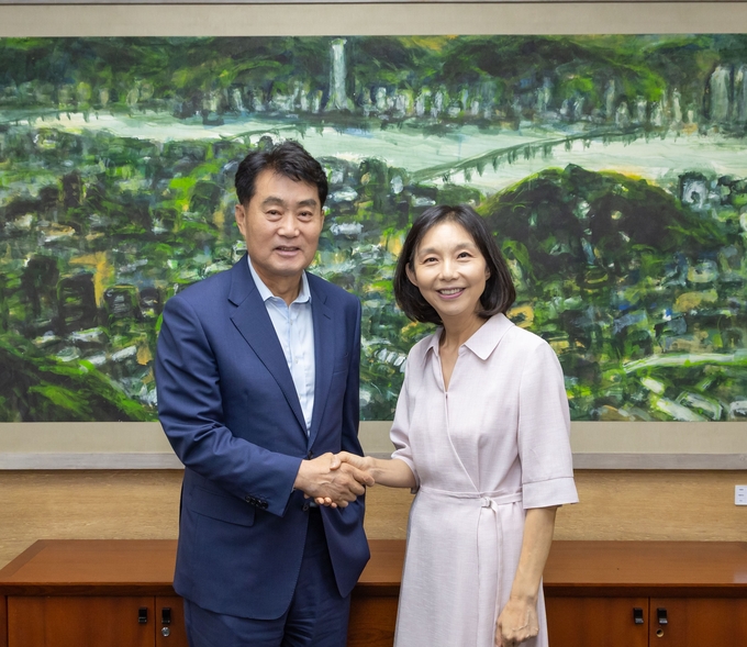 (왼쪽부터)하은호군포시장, 최호정 서울시의장