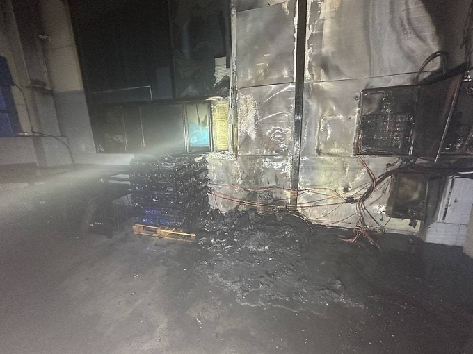  지난 23일 오후 10시 58분쯤 광주시 소재 전기킥보드 배터리 충전 업체에서 불이 났다. (사진=경기도소방재난본부 제공)