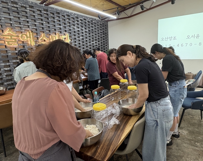 오산농협과 농협중앙회 오산시지부, 오산양조(주)가 오산 세마쌀로 빚은 전통주 대회를 개최했다. (사진=농협중앙회 오산시지부 제공)