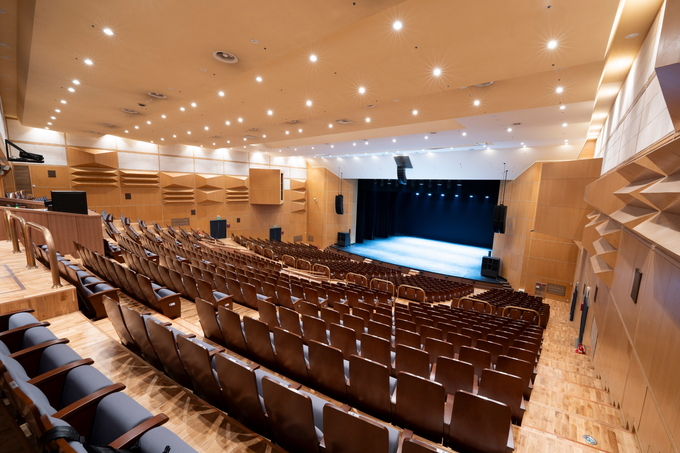 포천문화관광재단은 포천반월아트홀을 개관 20년만에 새 단장 공사를 마치고 재개관했다. (사진=포천문화관광재단 제공)