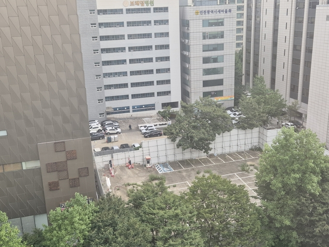 남동구 구월동 1128-4 공사현장. 당초 오피스텔이 들어설 예정이었지만 1년 넘게 아무것도 지어지지 않고 있다. ( 사진 = 이현도 기자 ) 