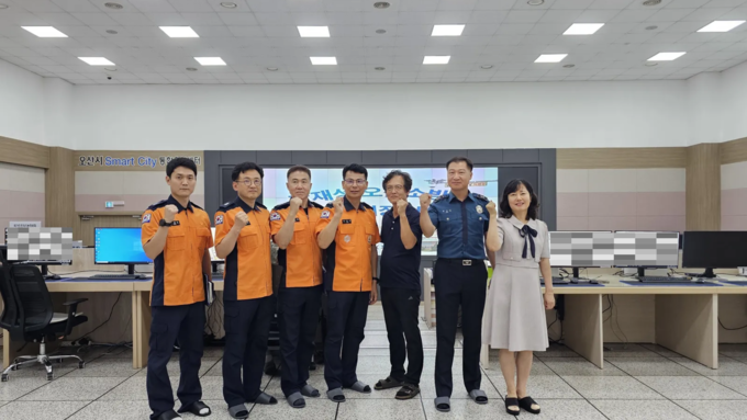 오산소방서가 스마트시티 통합운영센터 방문해 재난 대응 등 ‘골든타임’ 강화에 논의했다. (사진=오산소방서 제공)