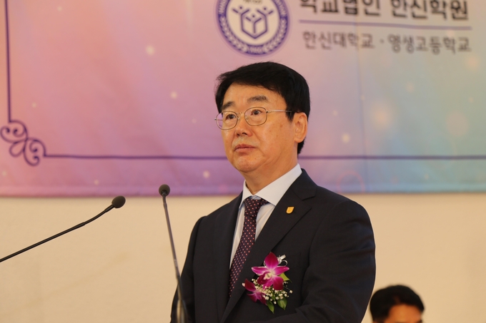 오용균 신임 이사장이 취임사를 전하고 있다. (사진=한신대학교 제공)