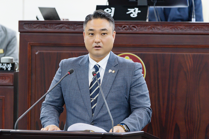 김상균 화성특례의회 의원이 5분 발언을 통해 '동탄트램' 사업의 방향성을 제식하고 잇다( 사진/화성특례시의회 제공 )