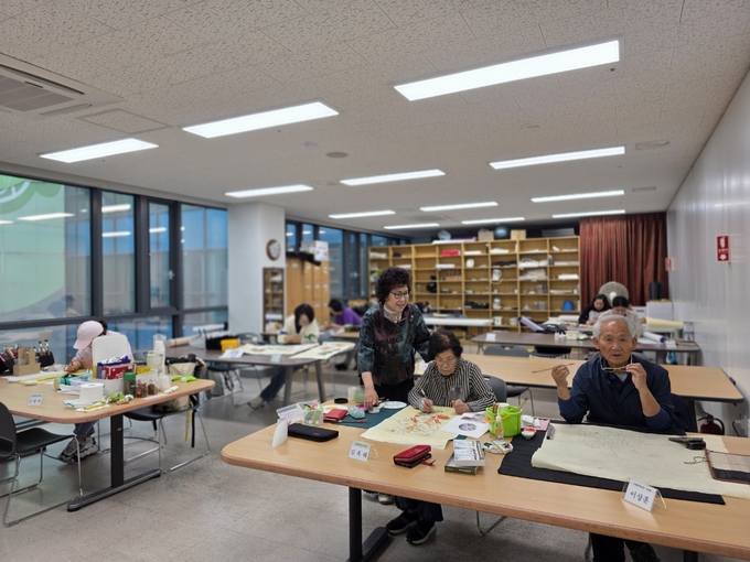 한국만화박물관 특별 체험 프로그램 장덕순작가 교육 현장. (사진=한국만화영상진흥원 제공) 