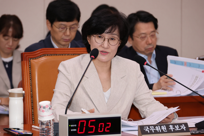 원민경 여성가족부 장관 후보자가 3일 국회 여성가족위원회에서 열린 인사청문회에서 위원 질의에 답하고 있다. (사진=연합뉴스)