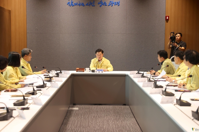 박승원 광명시장은 “공동주택 화재 안전망을 한층 더 촘촘히 만들겠다”며 “작은 불씨가 큰 피해로 이어지지 않도록, 설비 지원에서 제도개선까지 세밀하게 챙겨 모두가 안심하고 생활할 수 있는 주거환경을 조성하겠다”고 밝혔다. (사진=광명시 제공)