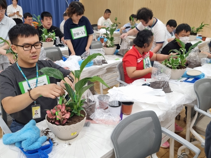 여주시가 ‘피어라 꽃처럼’ 화훼경진대회를 개최했다. (사진=여주시 제공)