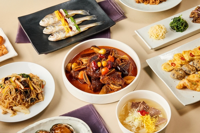 한화호텔앤드리조트 더 플라자가 다가오는 추석을 맞아 3만 원대부터 200만 원대까지 폭넓은 선물세트와 호텔 셰프가 준비한 투 고 상품을 선보인다. (사진=한화호텔앤드리조트 제공)