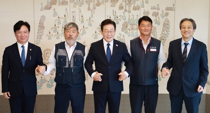 주력 산업 ‘사면초가’…中 저가 공세·노란봉투법에 흔들리는 韓 경제