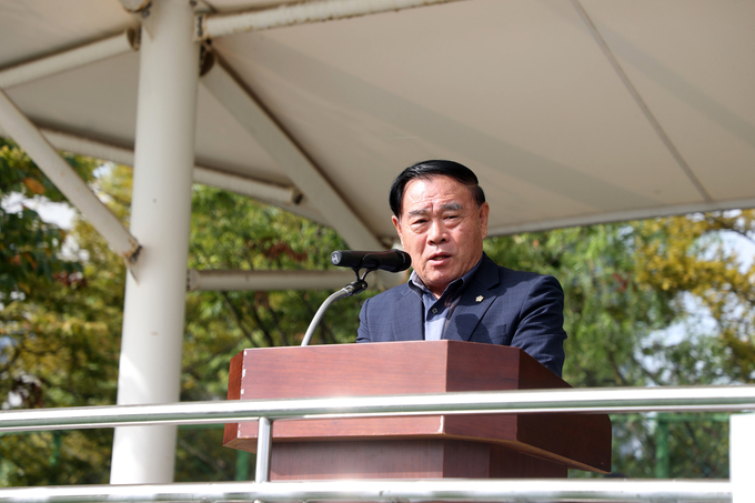 수원특례시의회가 제16회 권선구청장배 생활체육 풋살대회 개회식에 참석했다. (사진=수원특례시의회 제공)